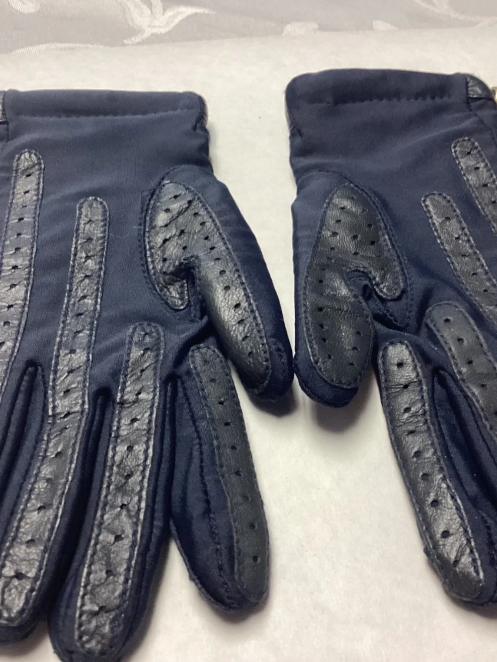 ISOTONER a blue gloves. these are